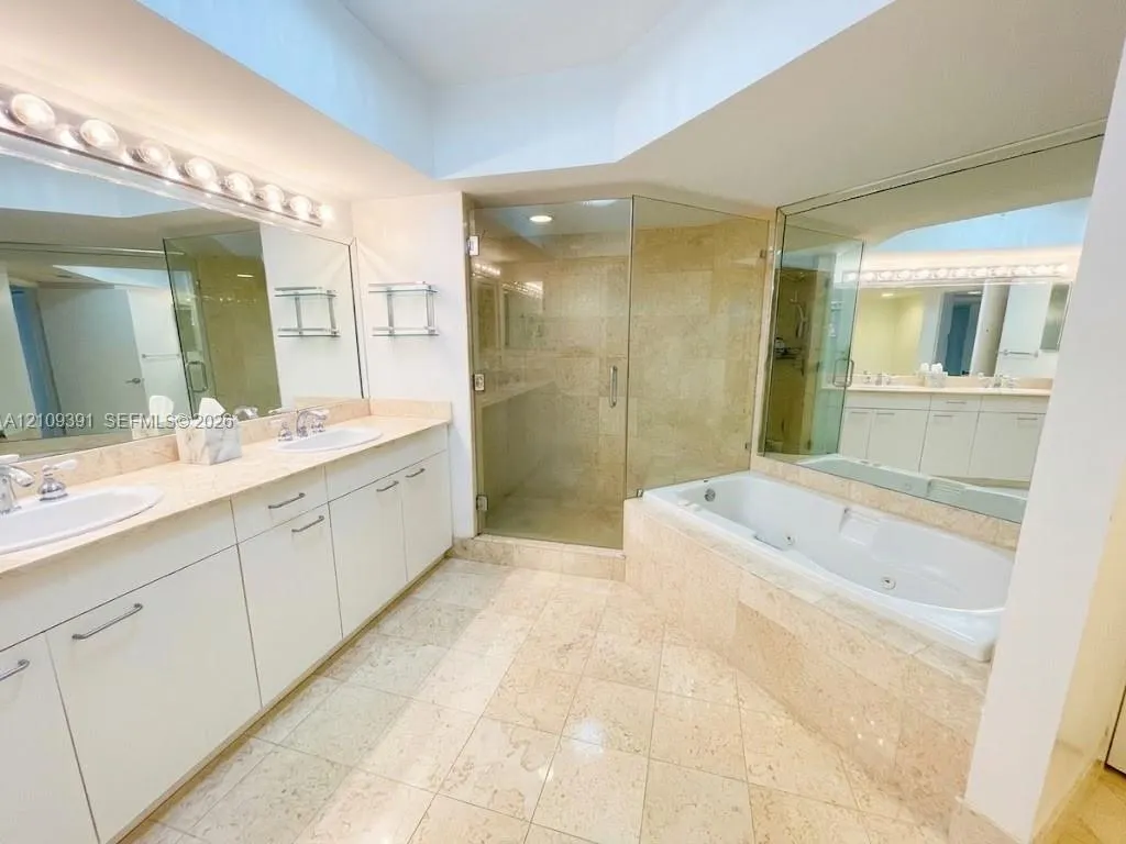 21055 Yacht Club Drive #2708