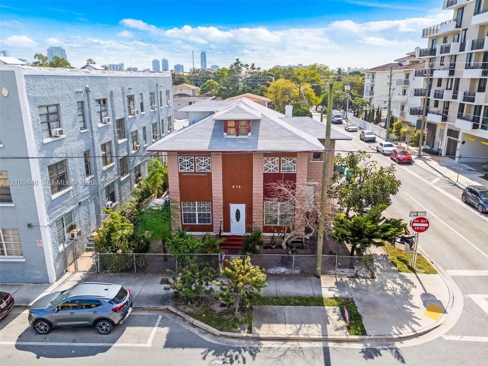 676 SW 1st Street