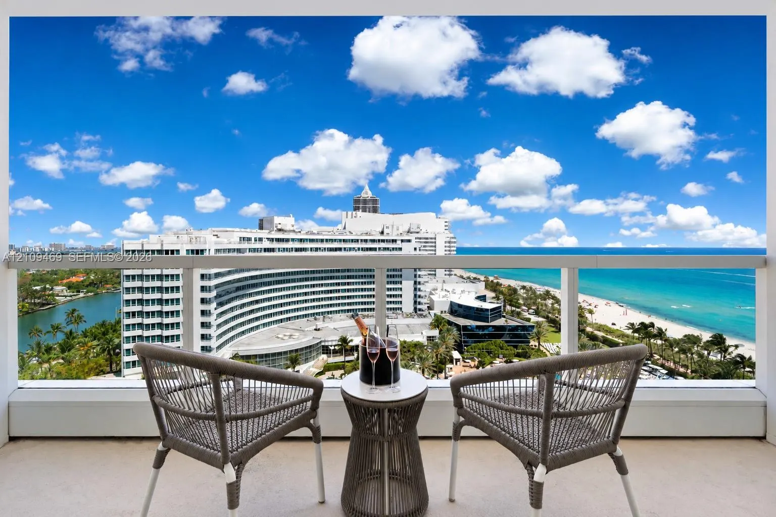 4391 Collins Avenue #1704