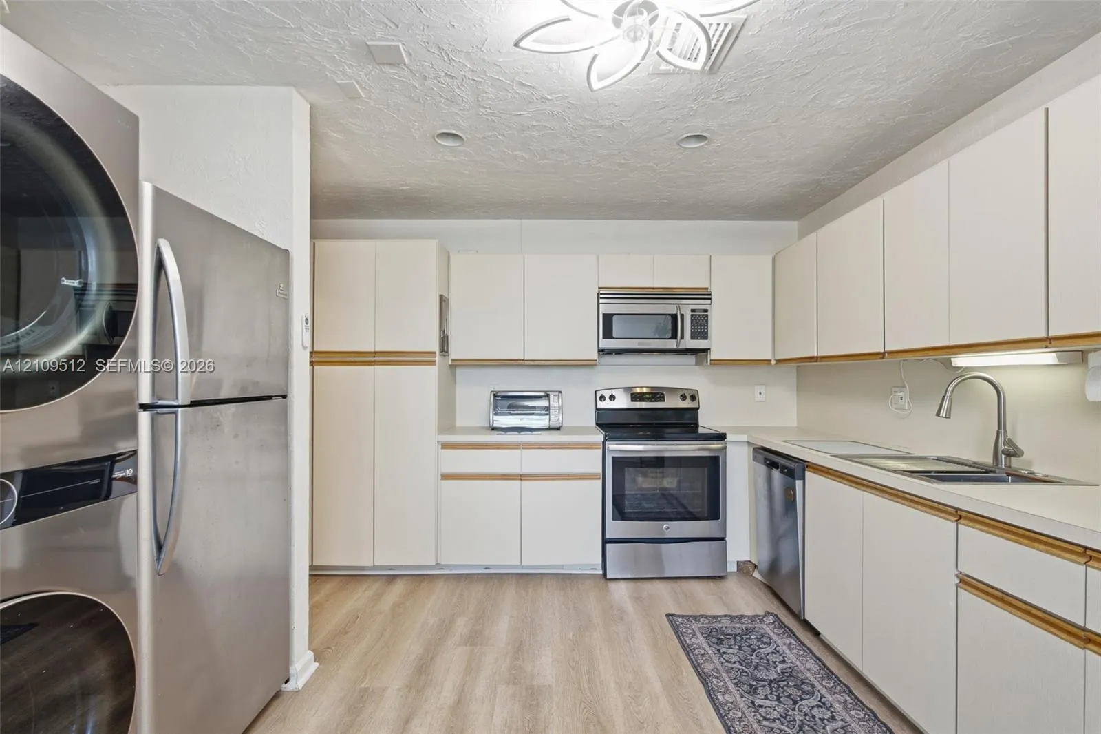 1541 NW 18th Avenue #101