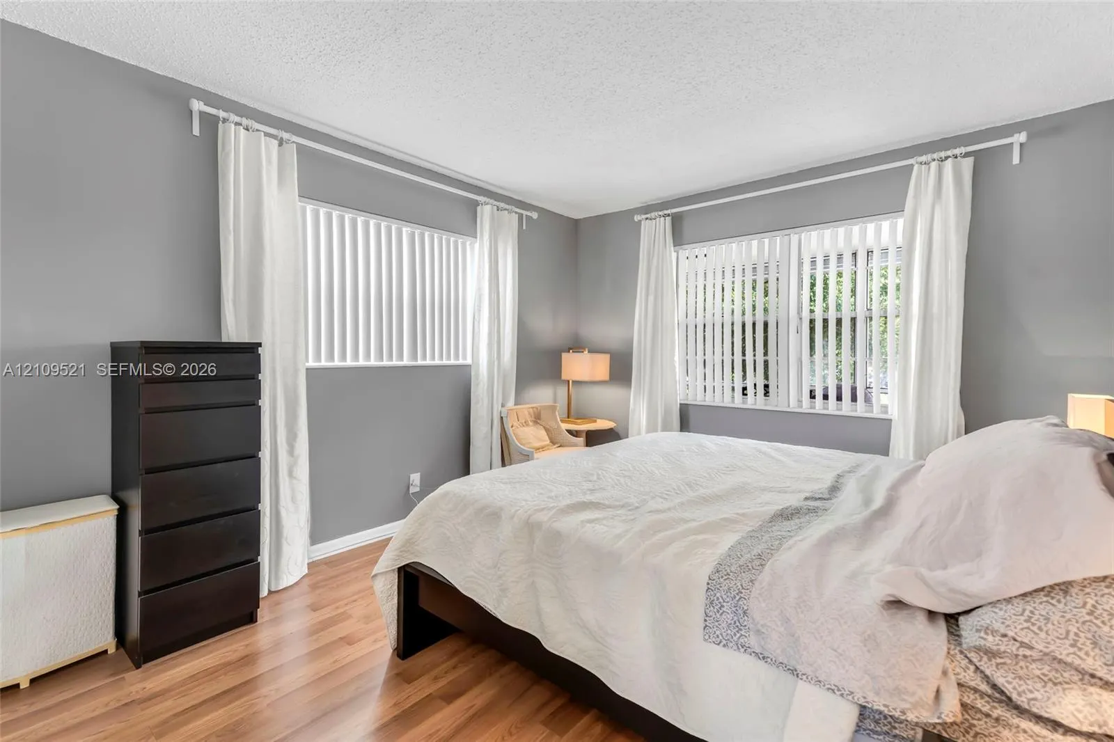 103 E Lyndhurst E #103
