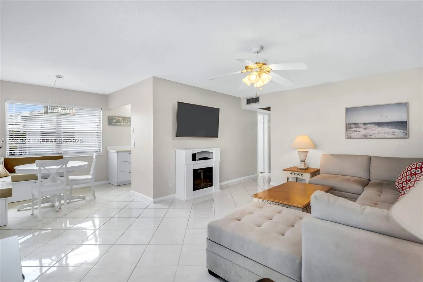 103 E Lyndhurst E #103