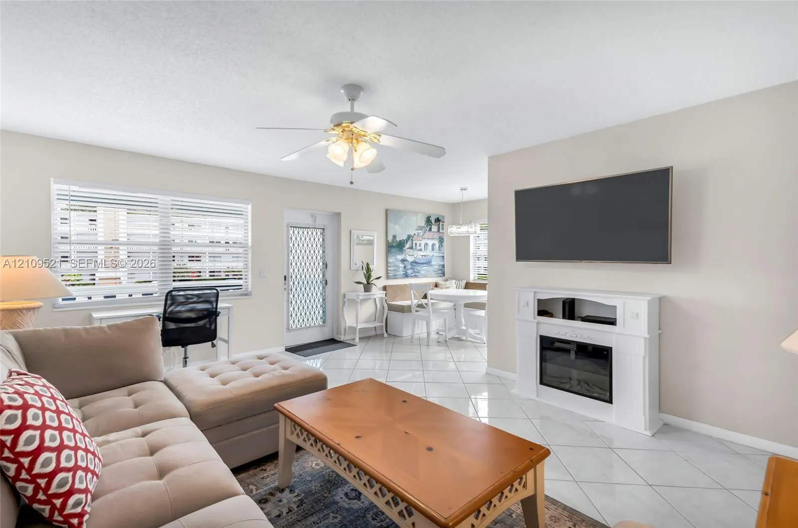 103 E Lyndhurst E #103