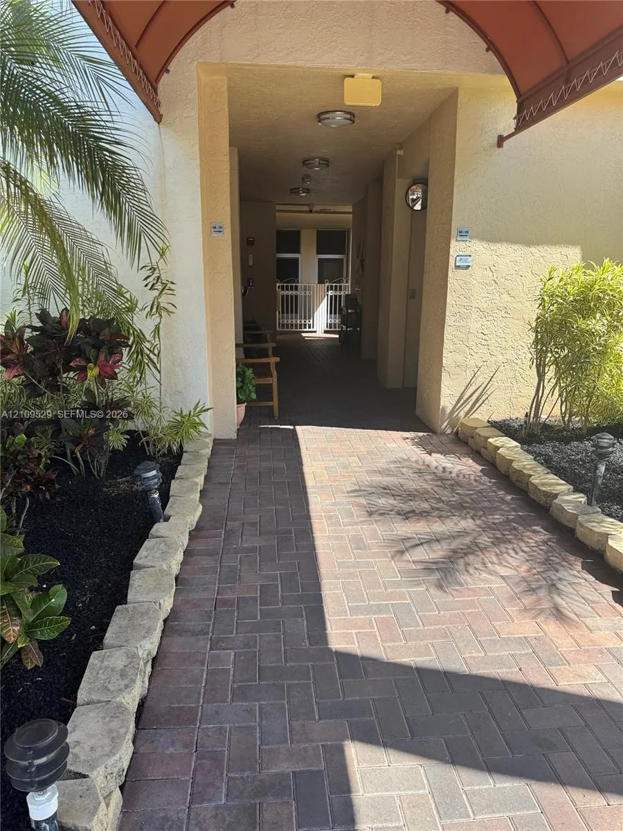 7775 Yardley Drive #108