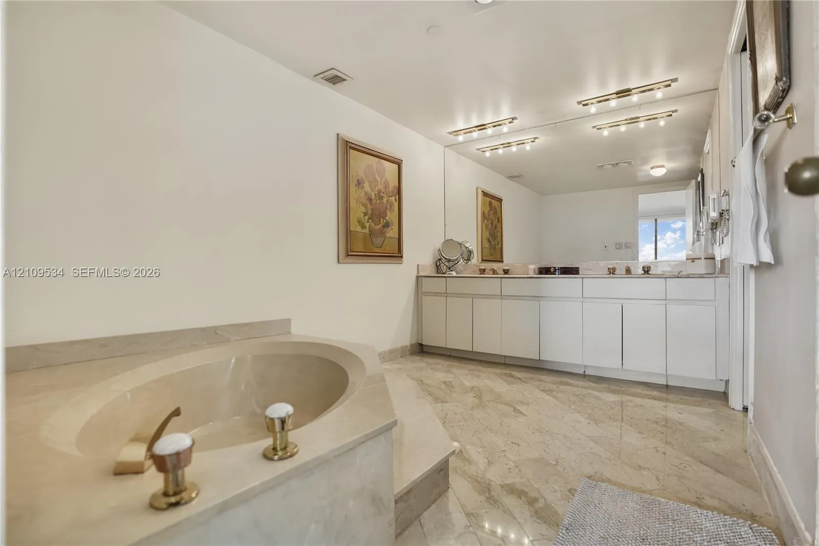 11113 Biscayne Boulevard #458