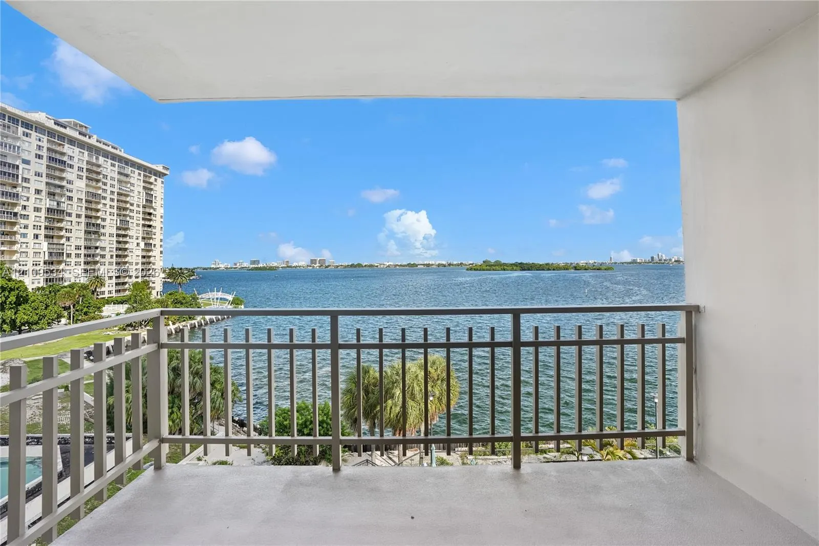 11113 Biscayne Boulevard #458