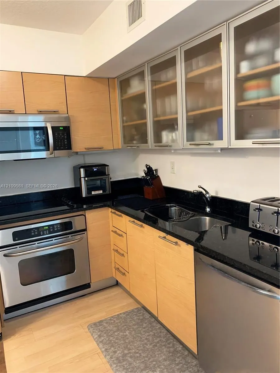 31 SE 5th Street #1608