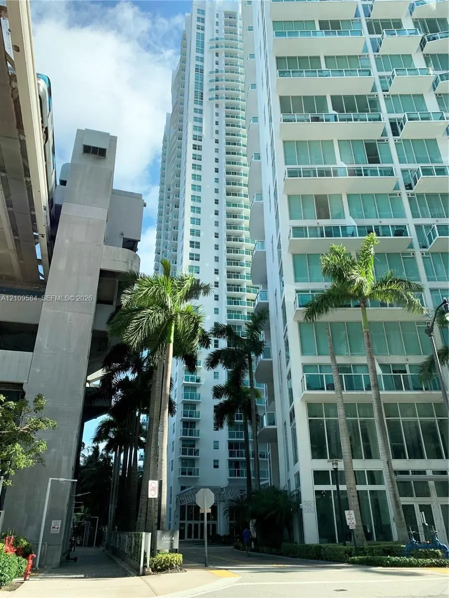 31 SE 5th Street #1608