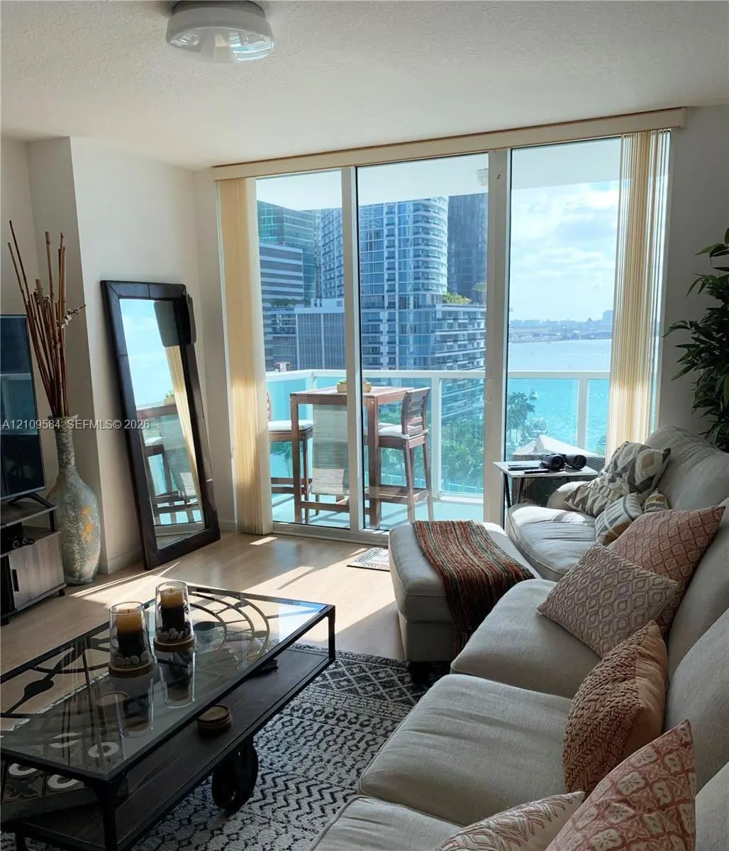31 SE 5th Street #1608