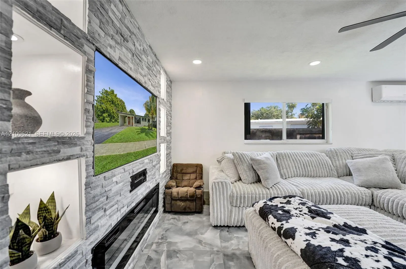231 SW 64th Way