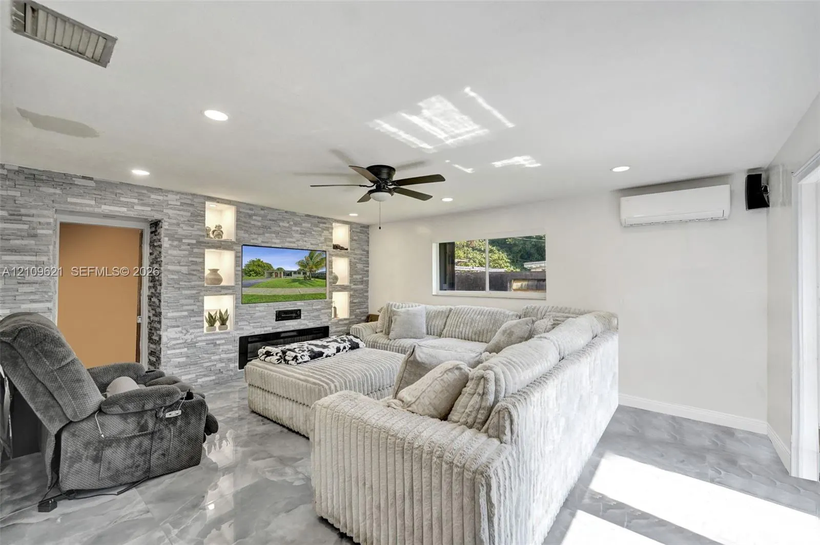 231 SW 64th Way
