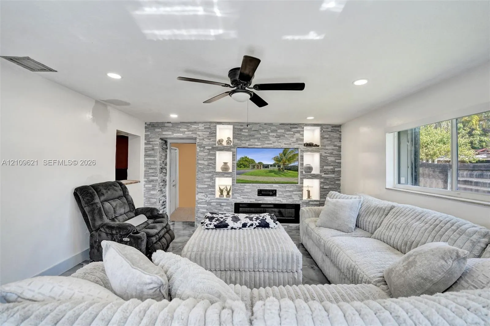 231 SW 64th Way