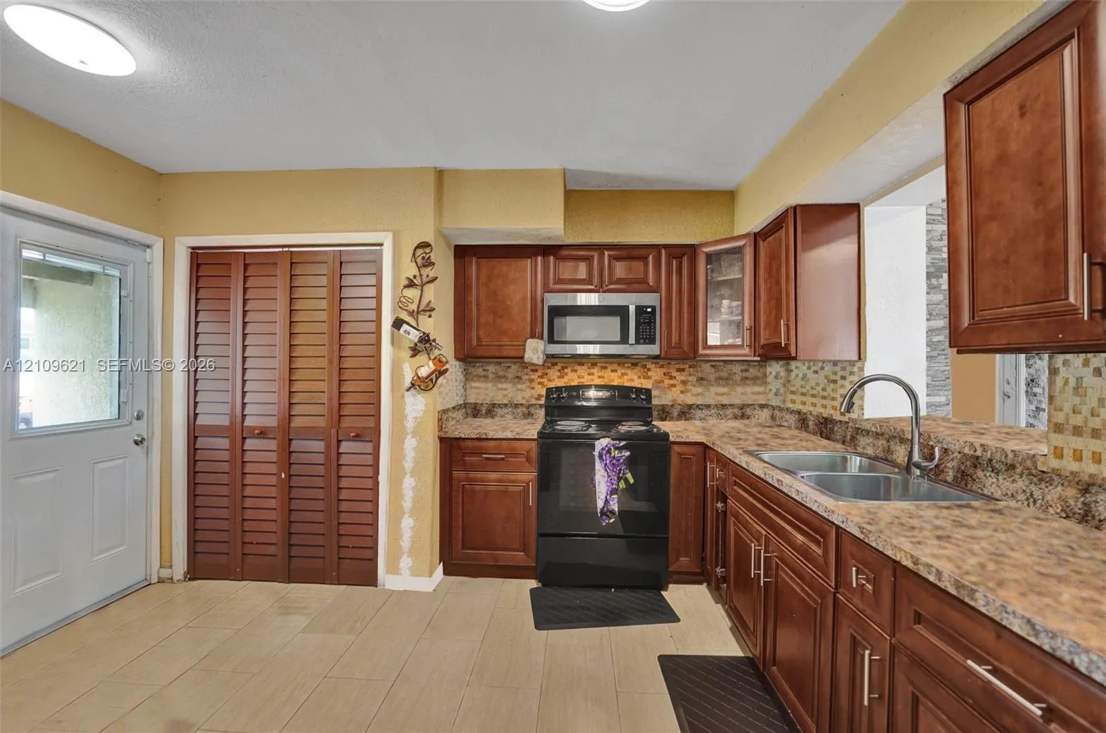 231 SW 64th Way