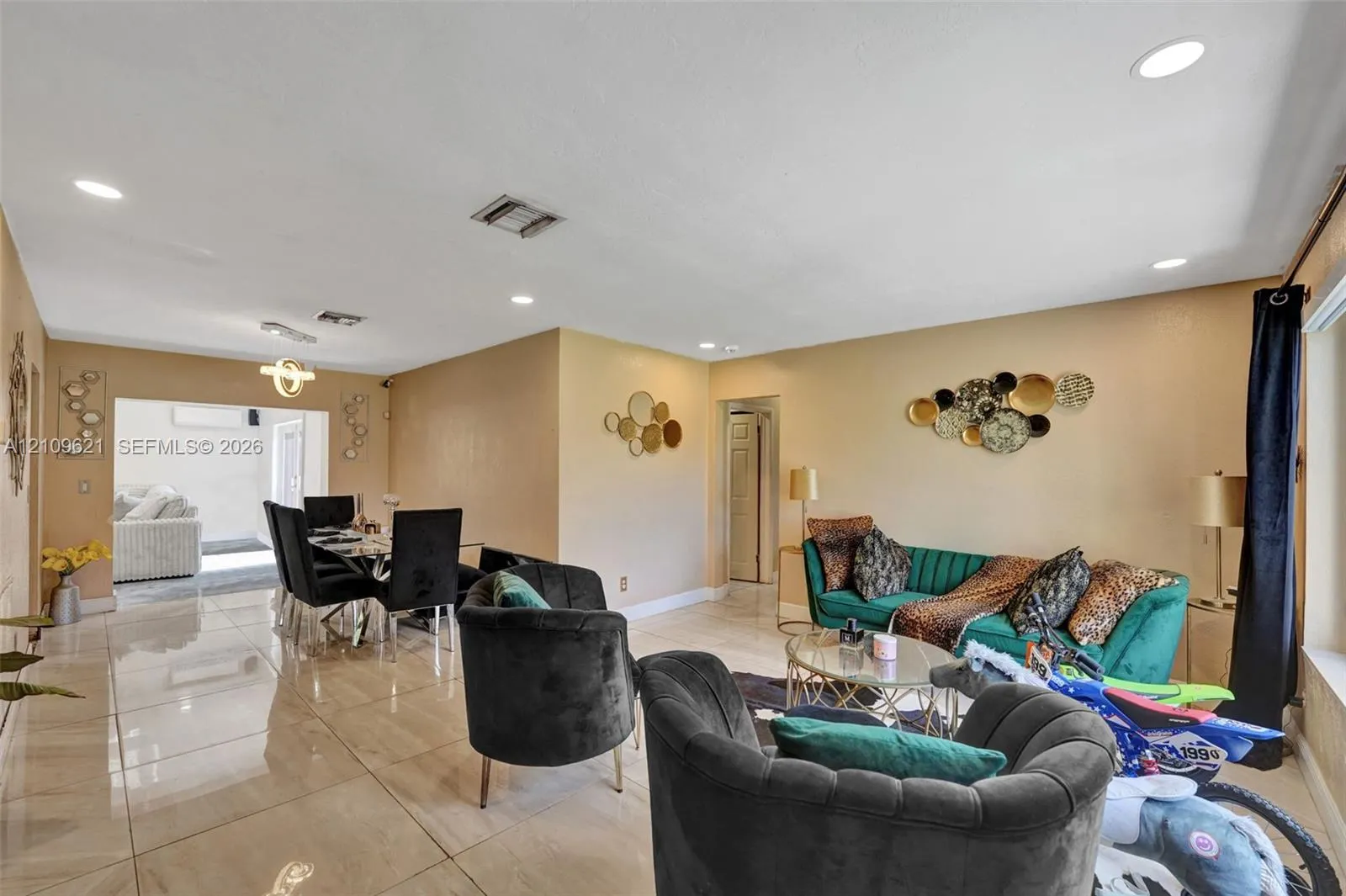 231 SW 64th Way