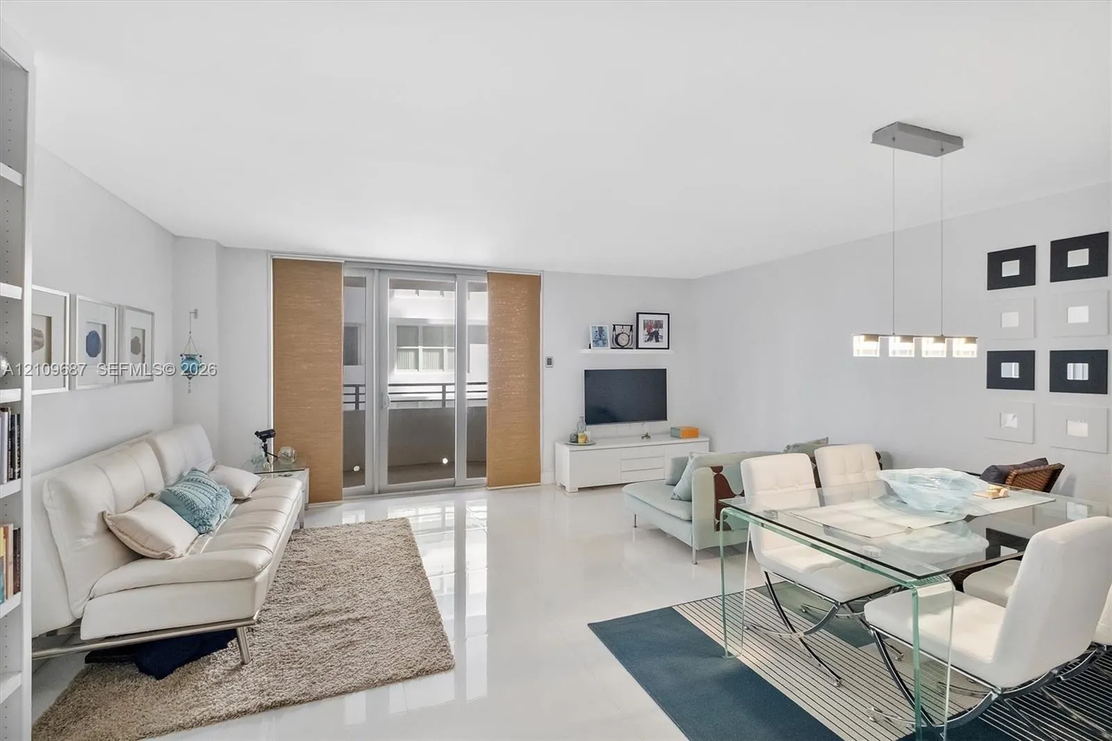 5555 Collins Avenue #5C