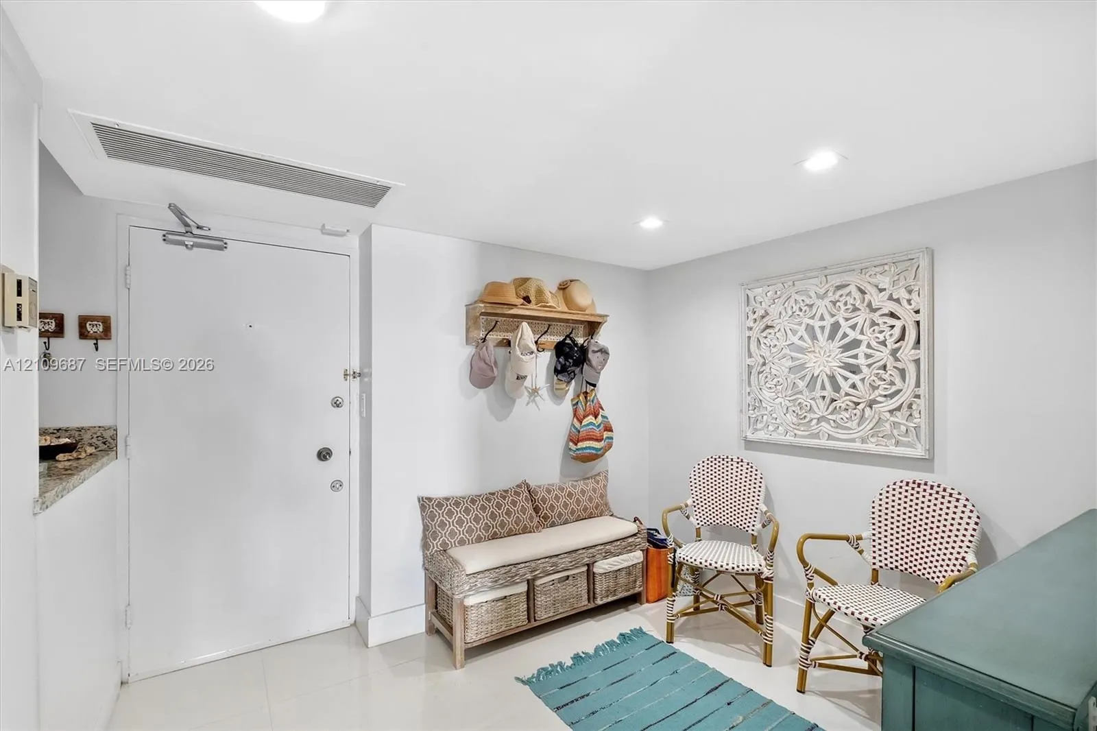 5555 Collins Avenue #5C
