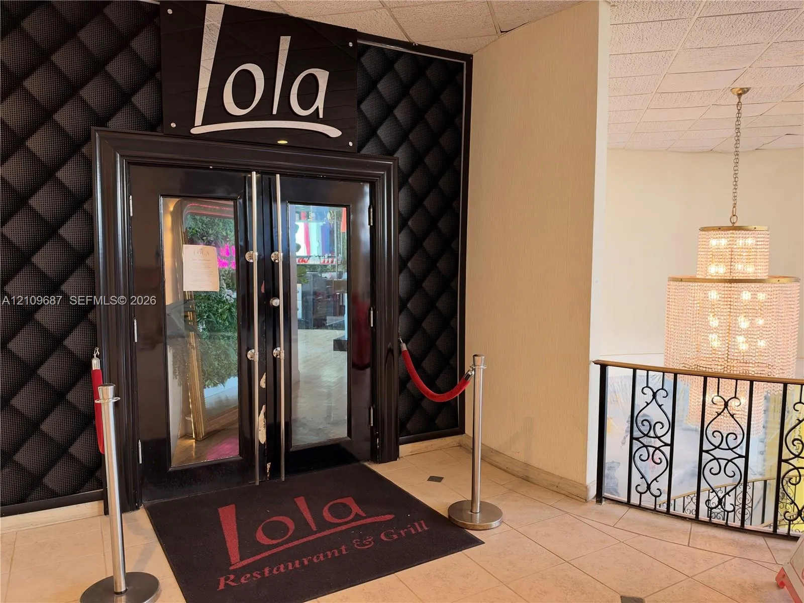 5555 Collins Avenue #5C