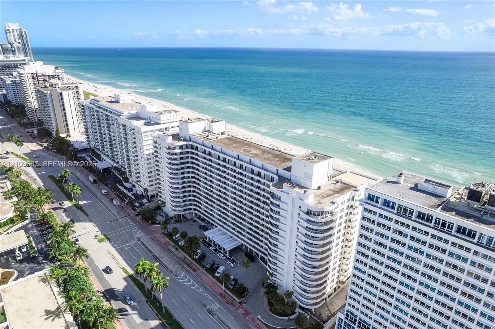 5555 Collins Avenue #5C