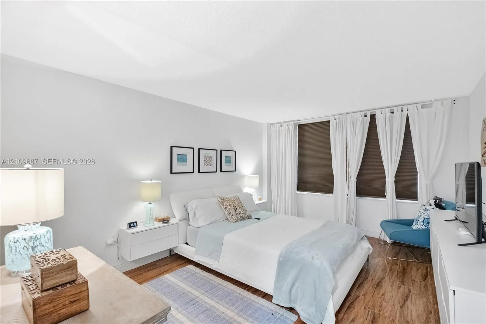5555 Collins Avenue #5C