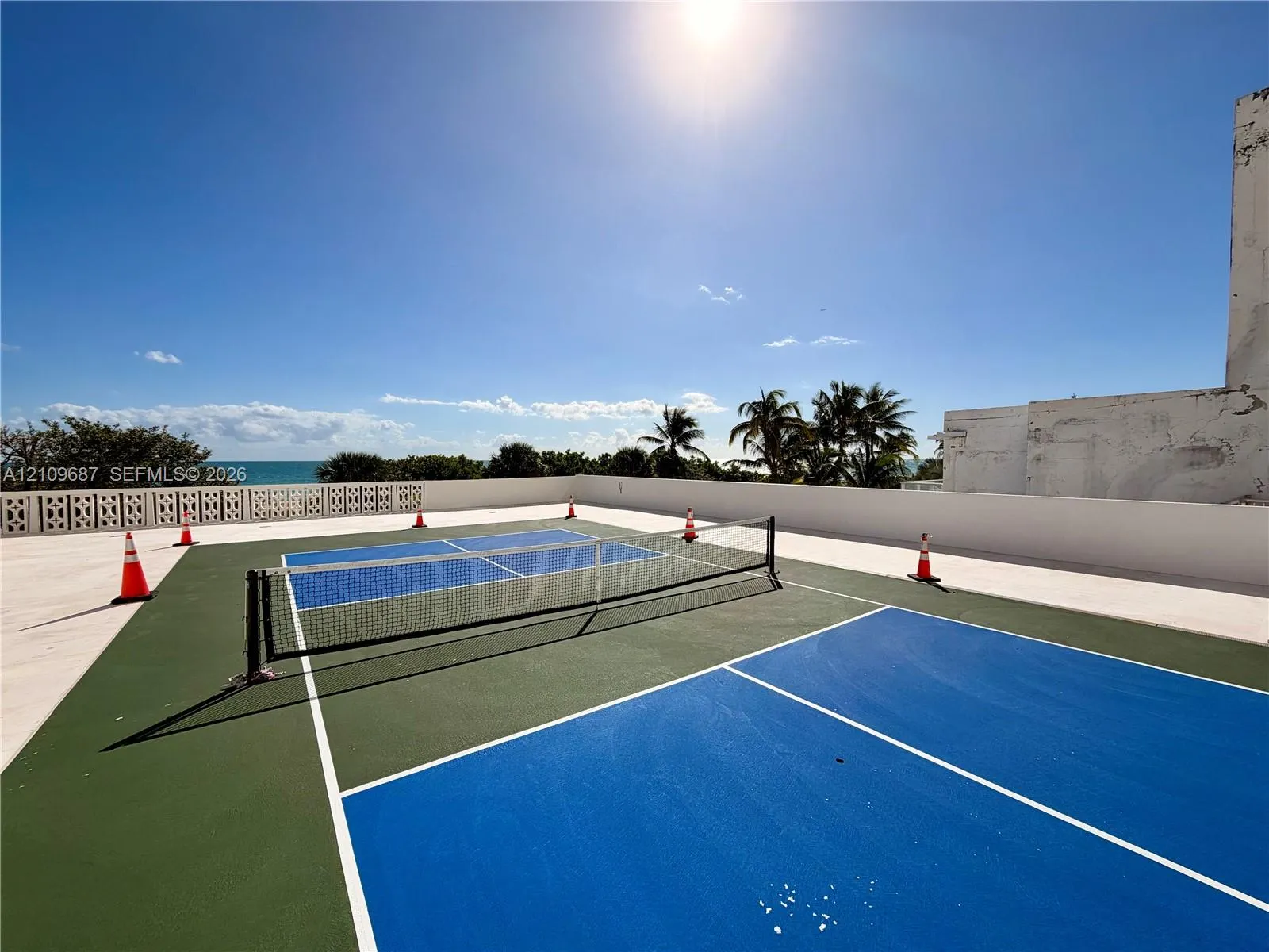 5555 Collins Avenue #5C