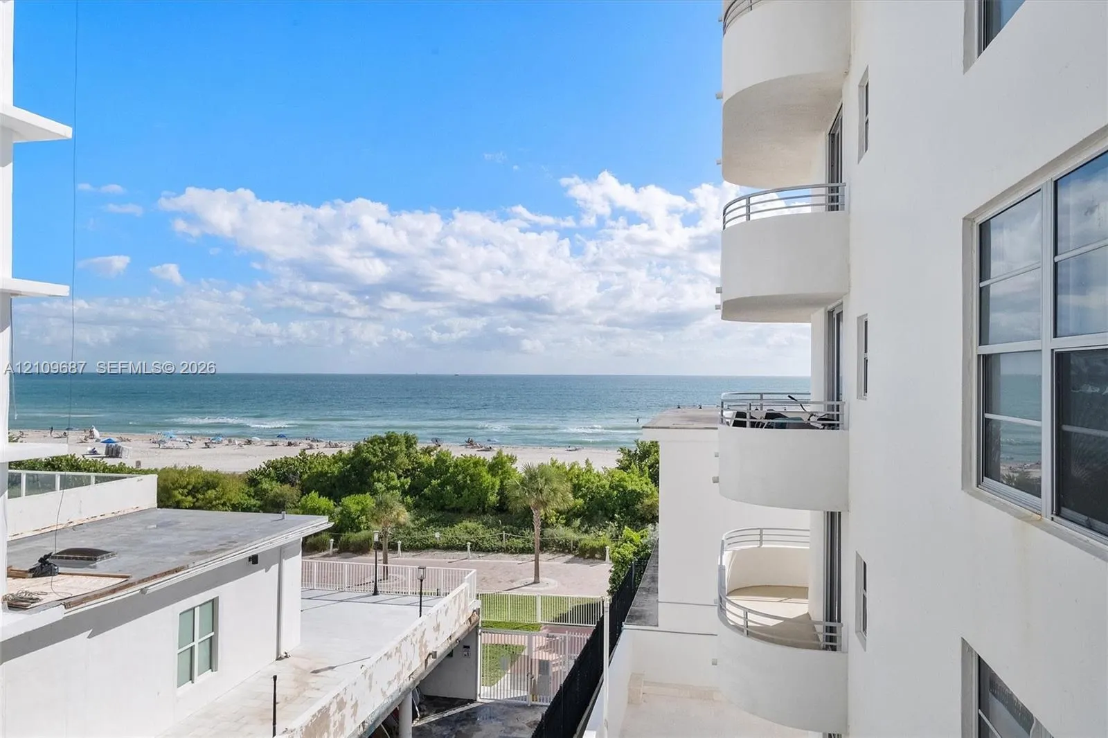5555 Collins Avenue #5C