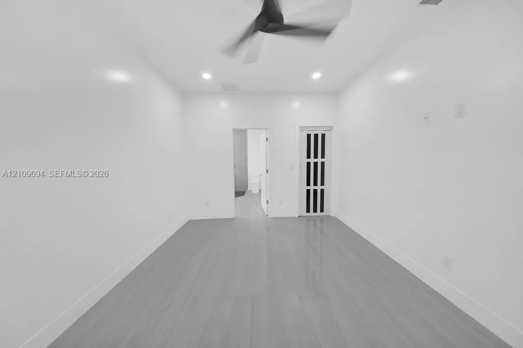 607 W 6th Street