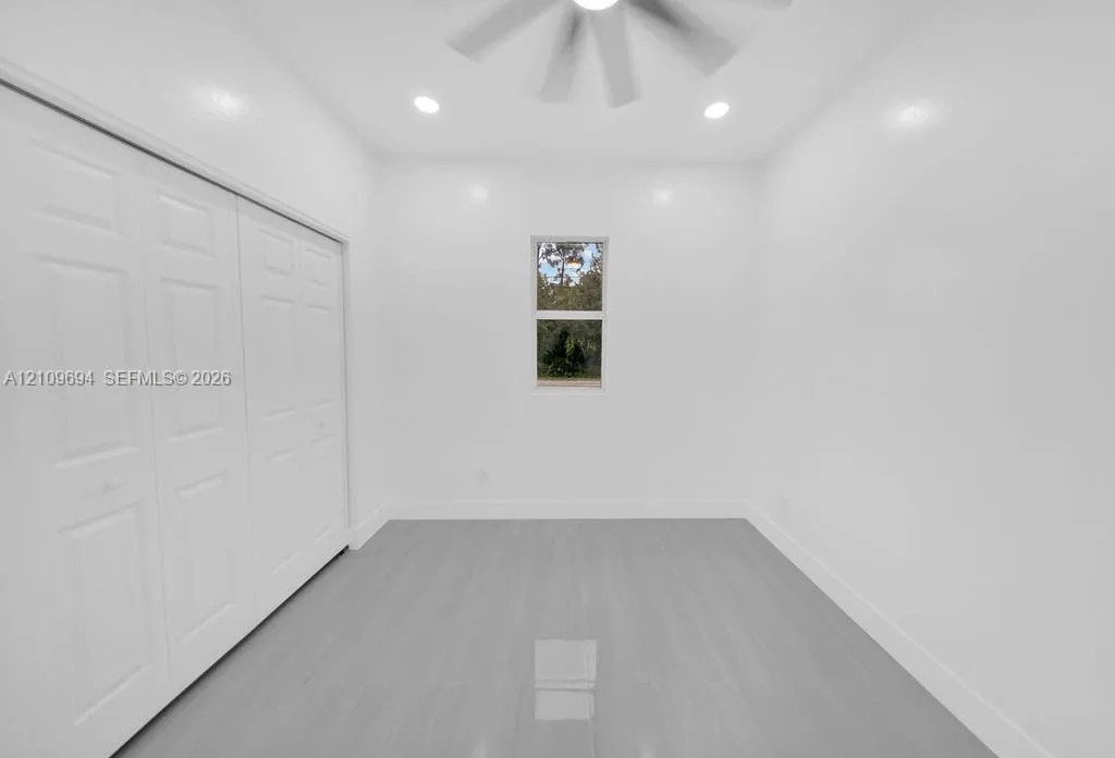 607 W 6th Street