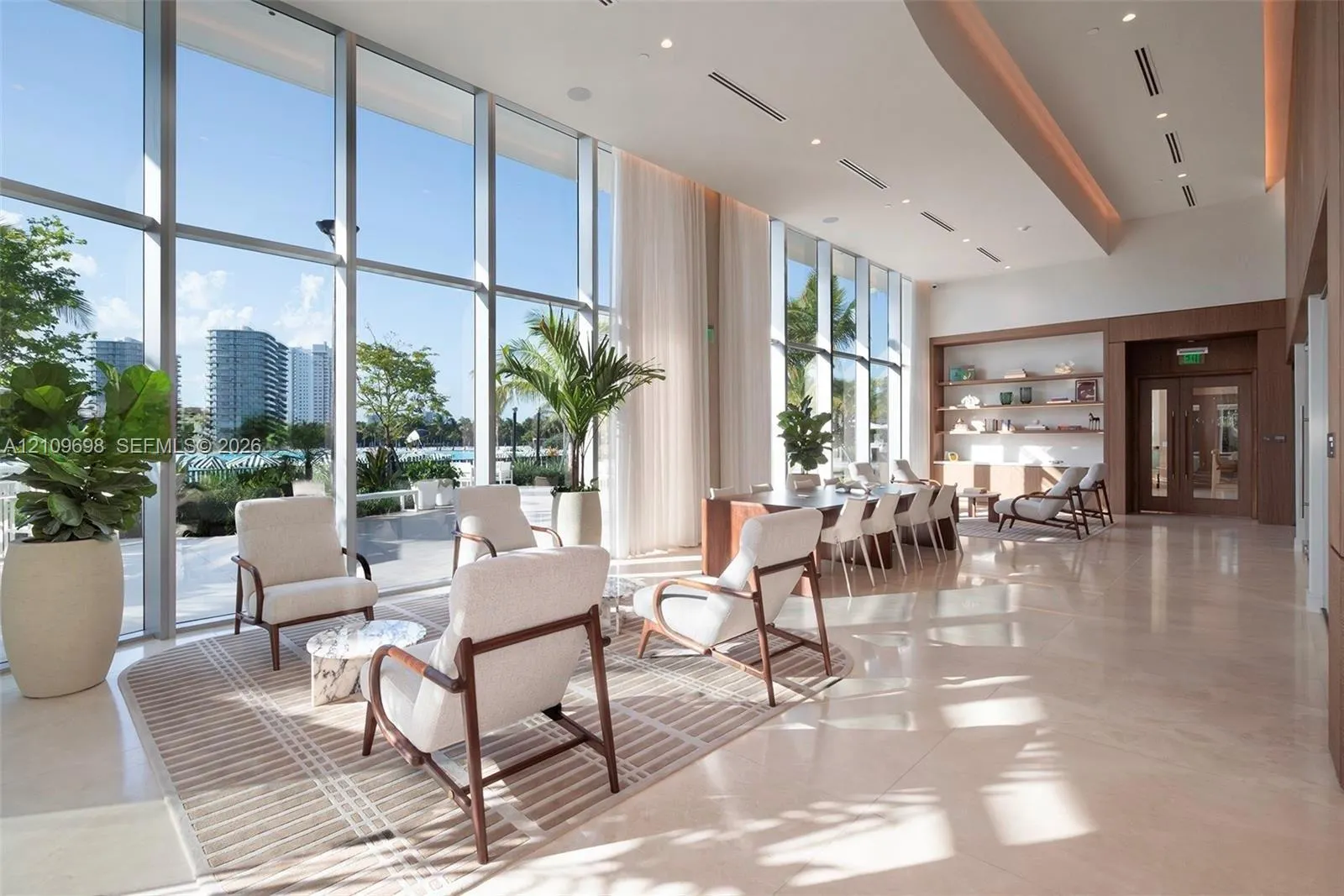 2411 Laguna Circle #810