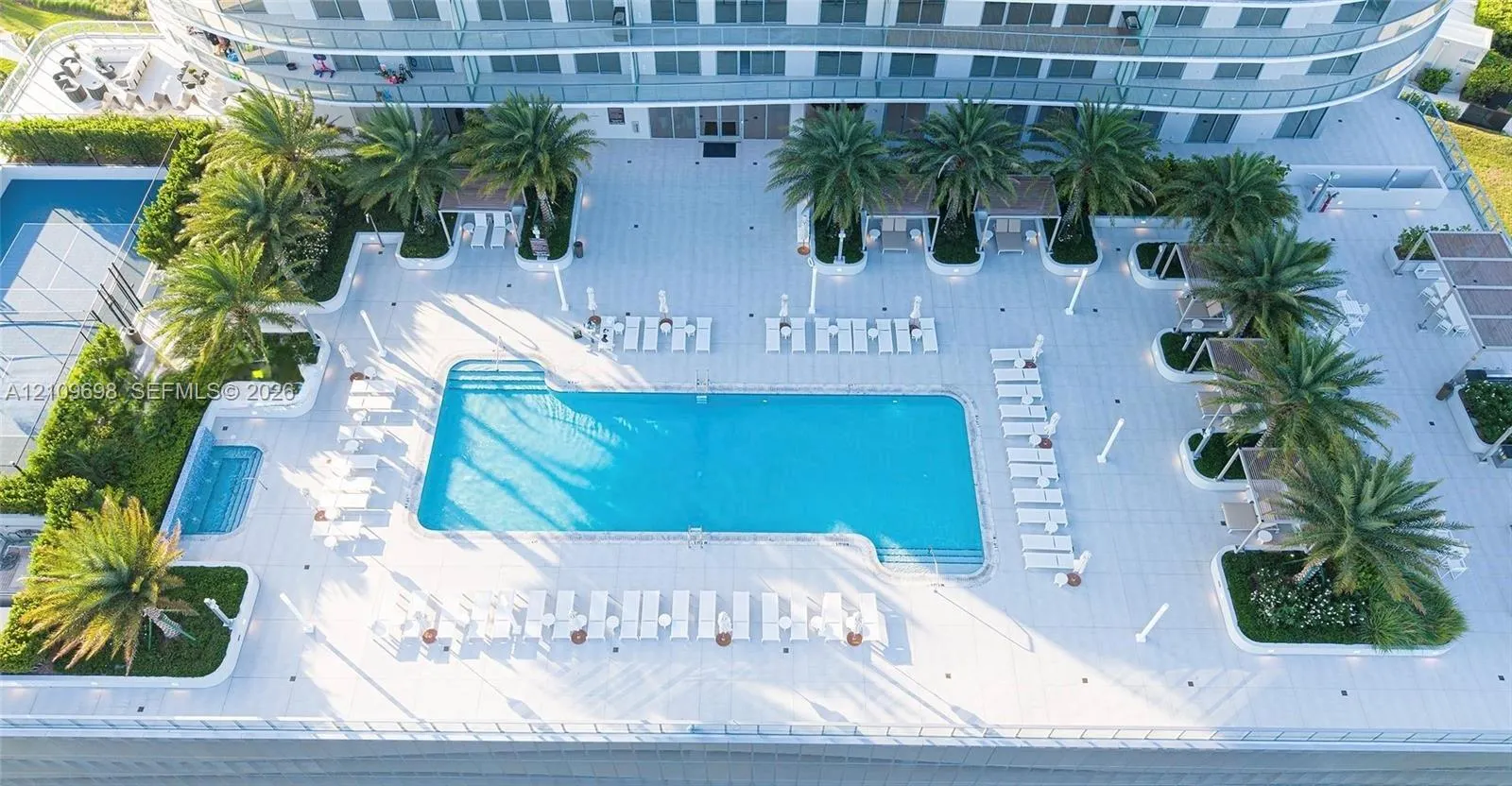 2411 Laguna Circle #810