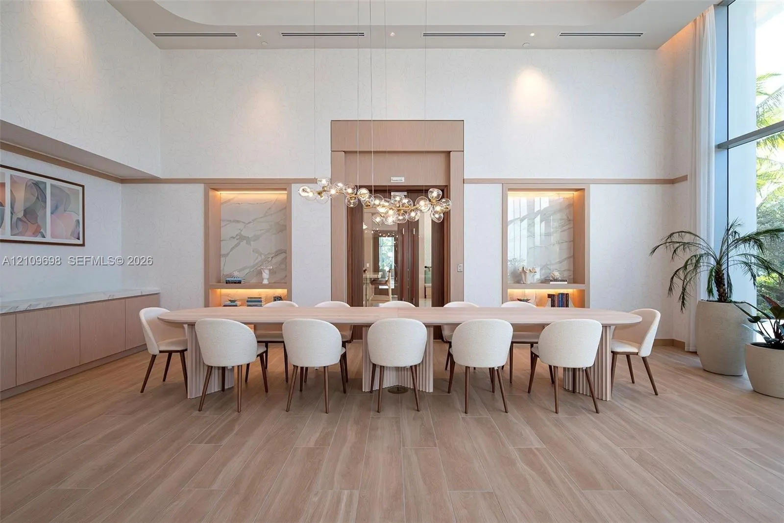 2411 Laguna Circle #810