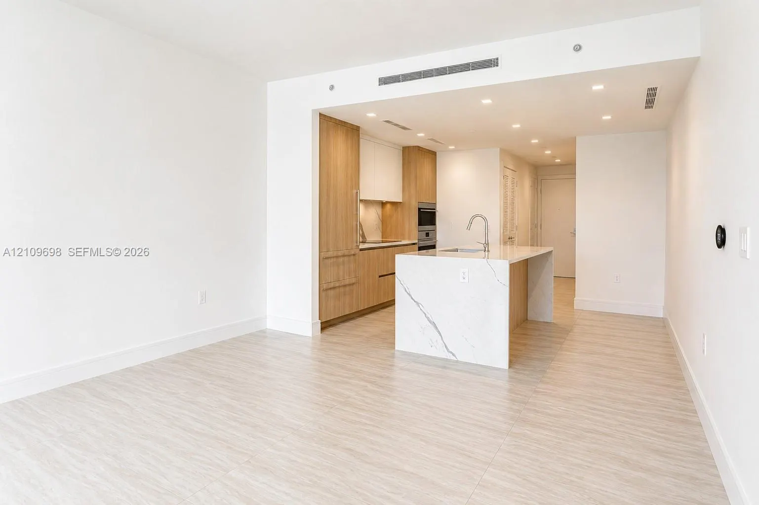 2411 Laguna Circle #810