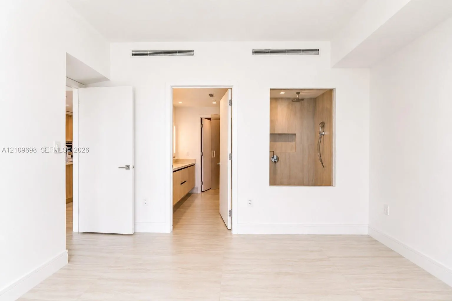 2411 Laguna Circle #810