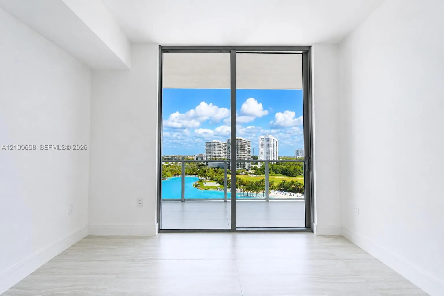 2411 Laguna Circle #810