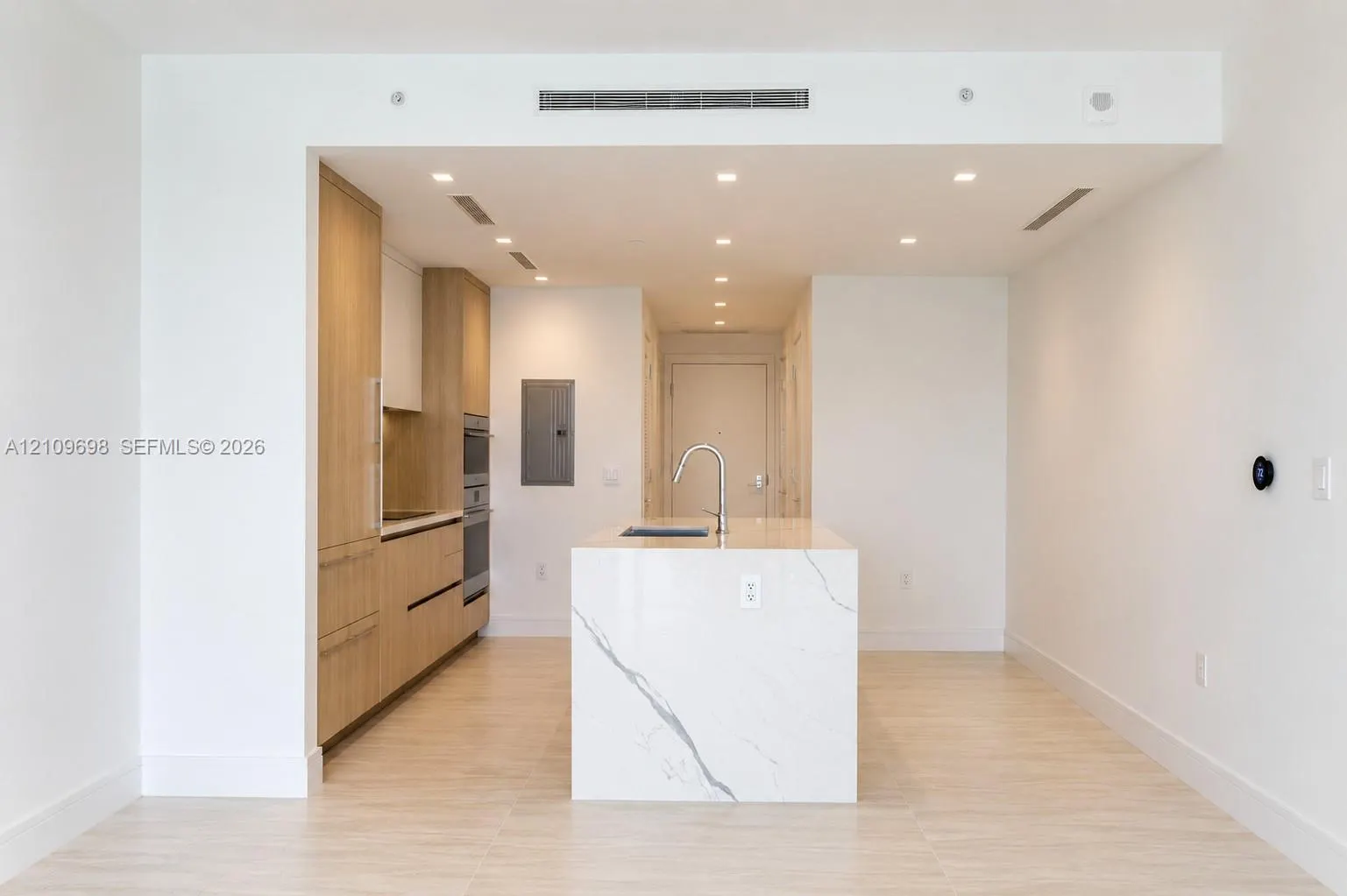 2411 Laguna Circle #810