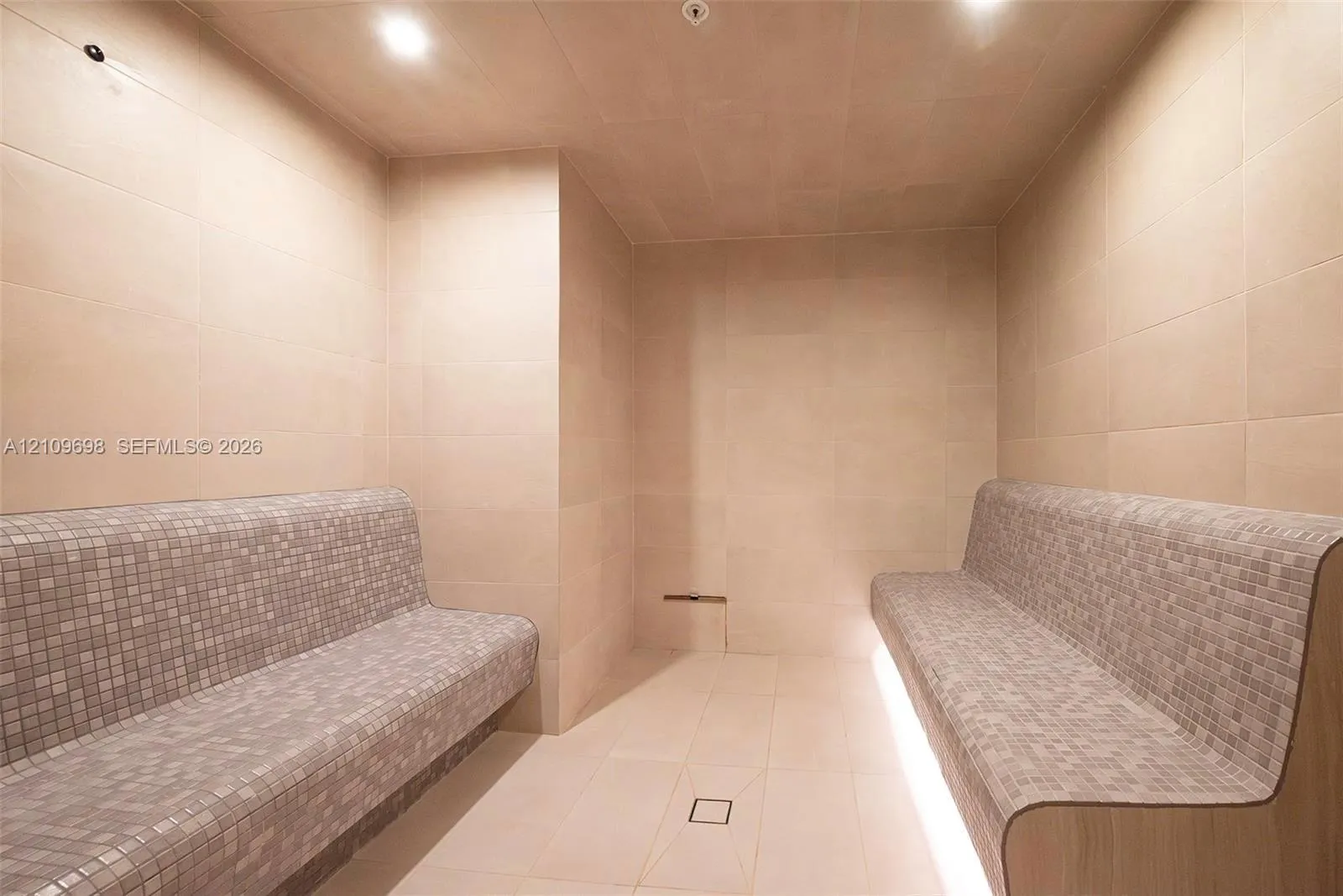 2411 Laguna Circle #810