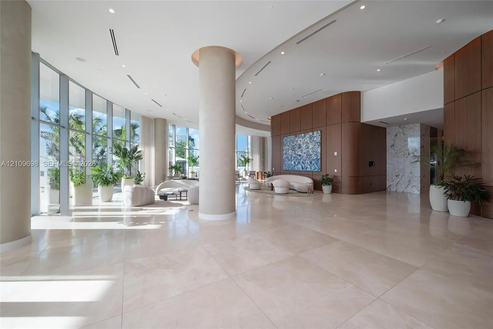 2411 Laguna Circle #810