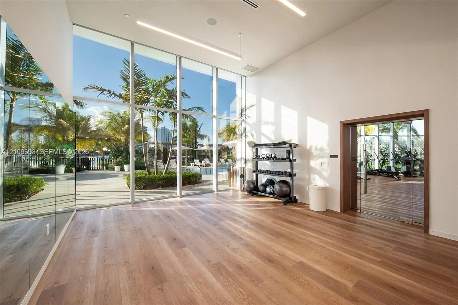 2411 Laguna Circle #810