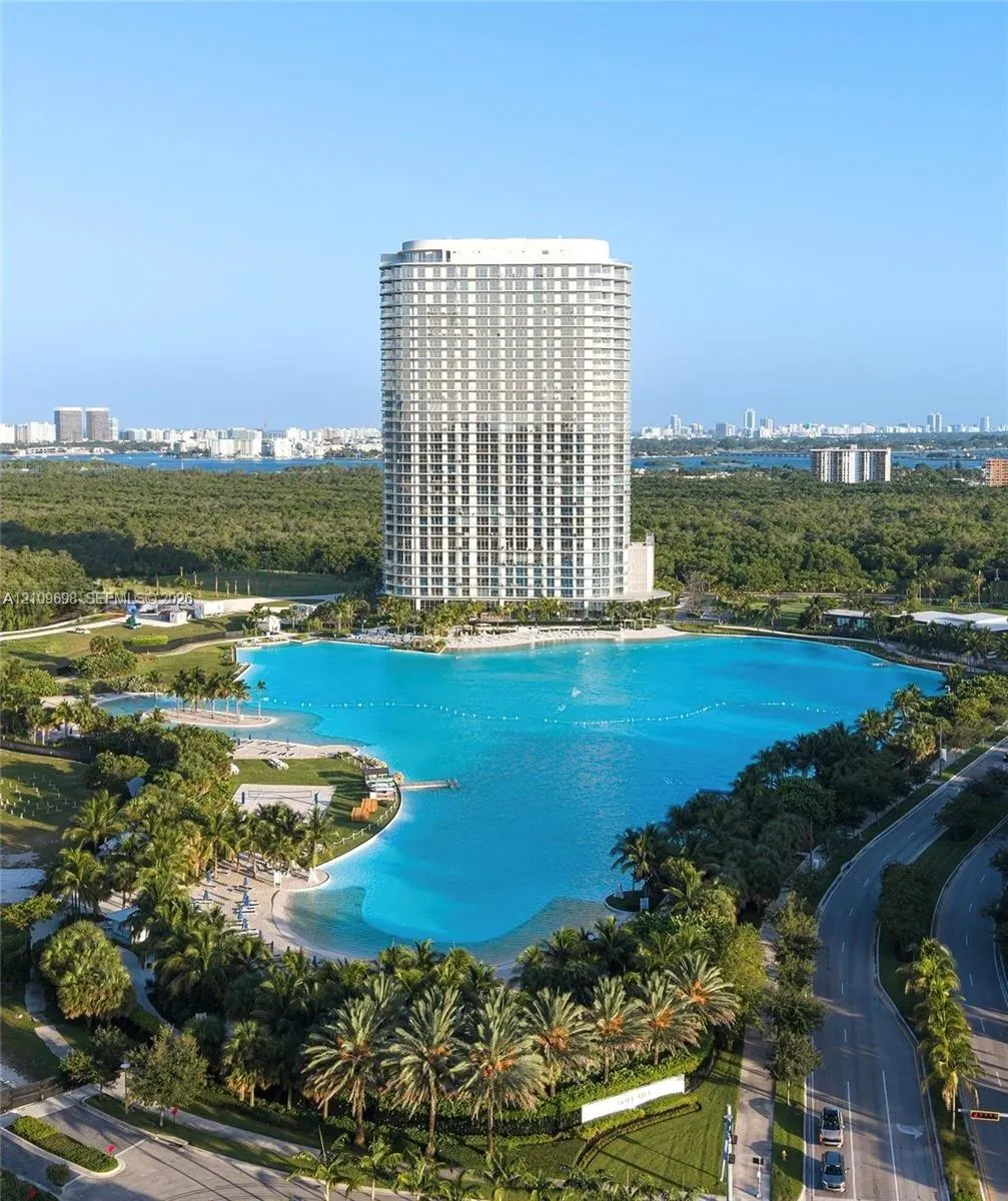 2411 Laguna Circle #810