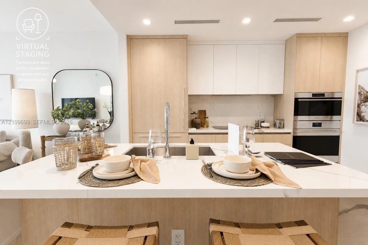 2411 Laguna Circle #810