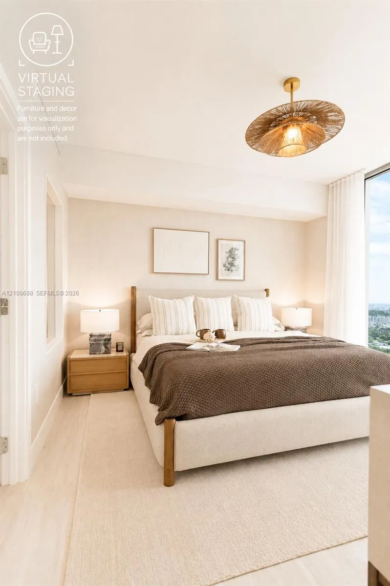 2411 Laguna Circle #810