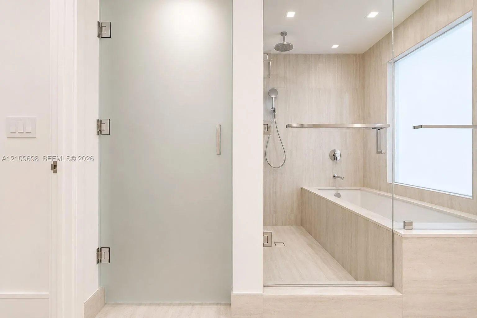 2411 Laguna Circle #810