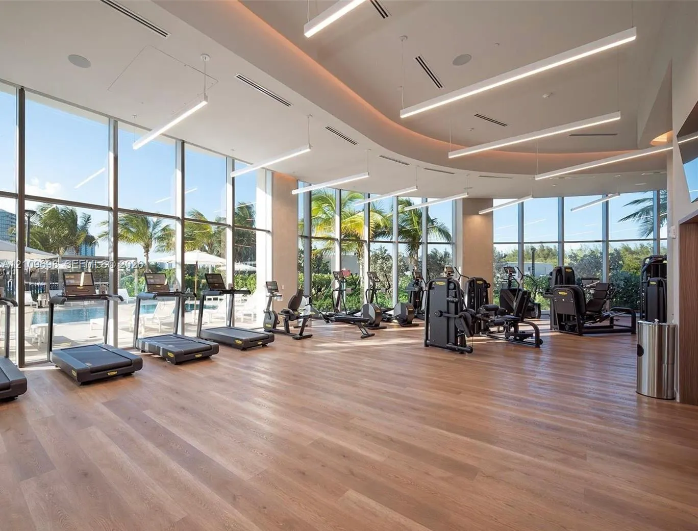 2411 Laguna Circle #810