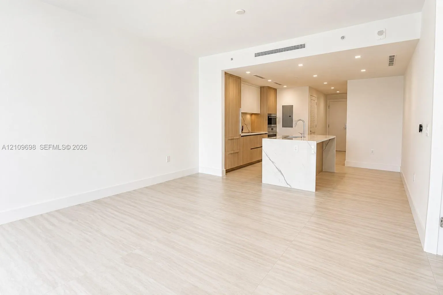 2411 Laguna Circle #810