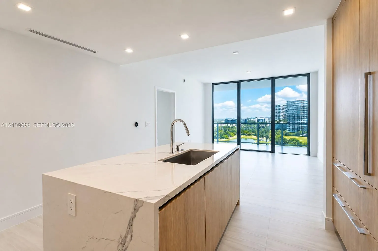 2411 Laguna Circle #810