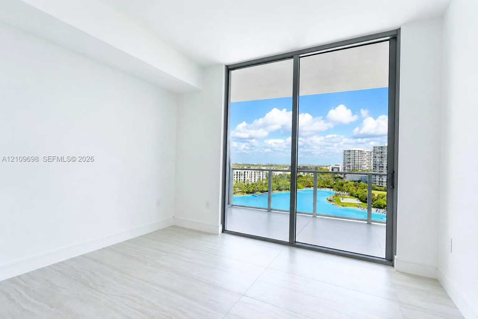2411 Laguna Circle #810