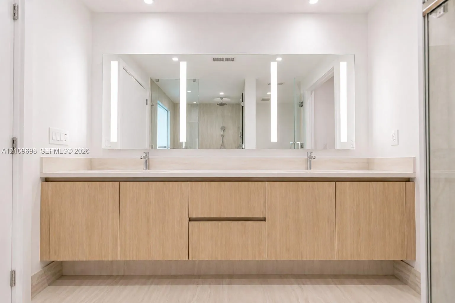 2411 Laguna Circle #810