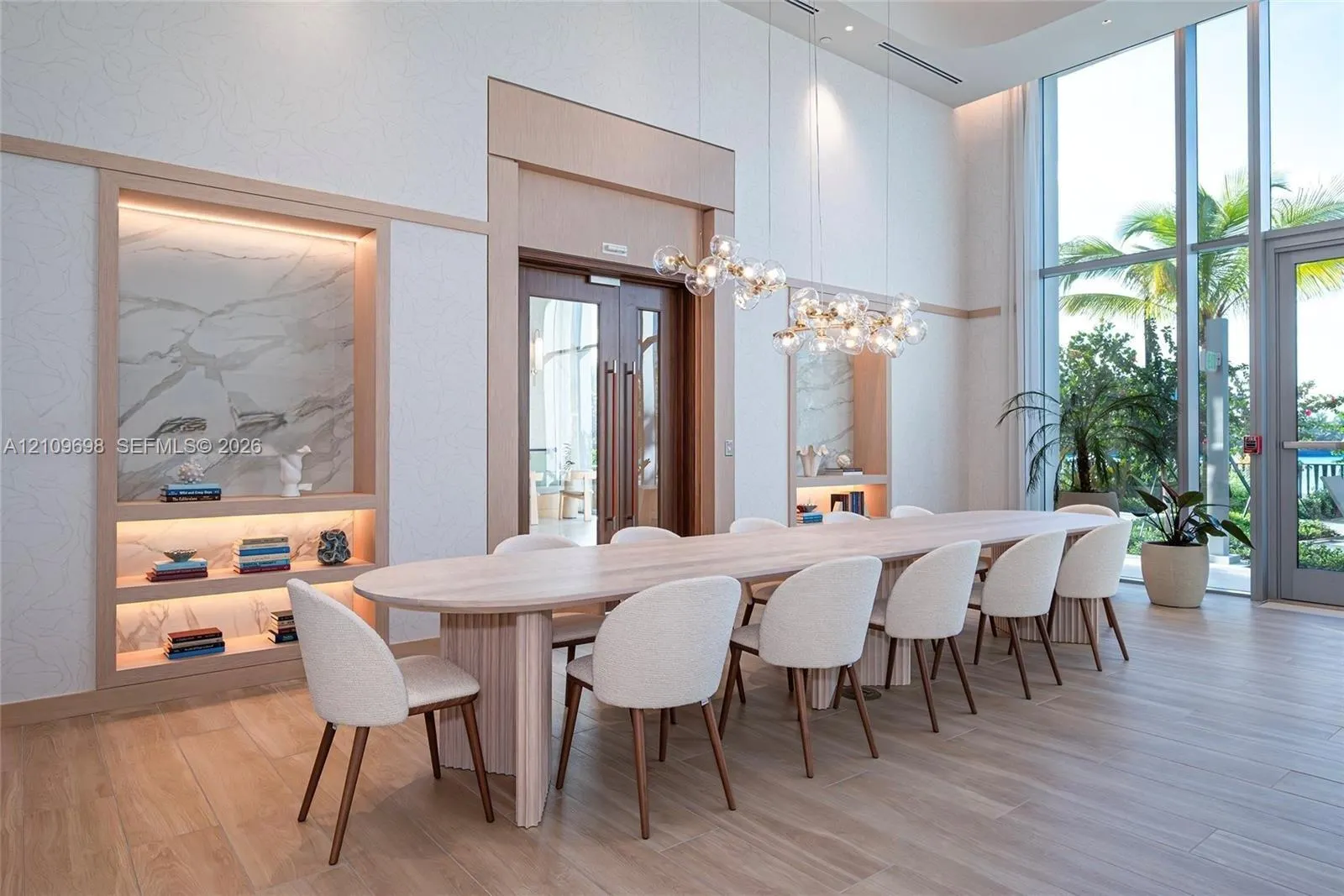 2411 Laguna Circle #810