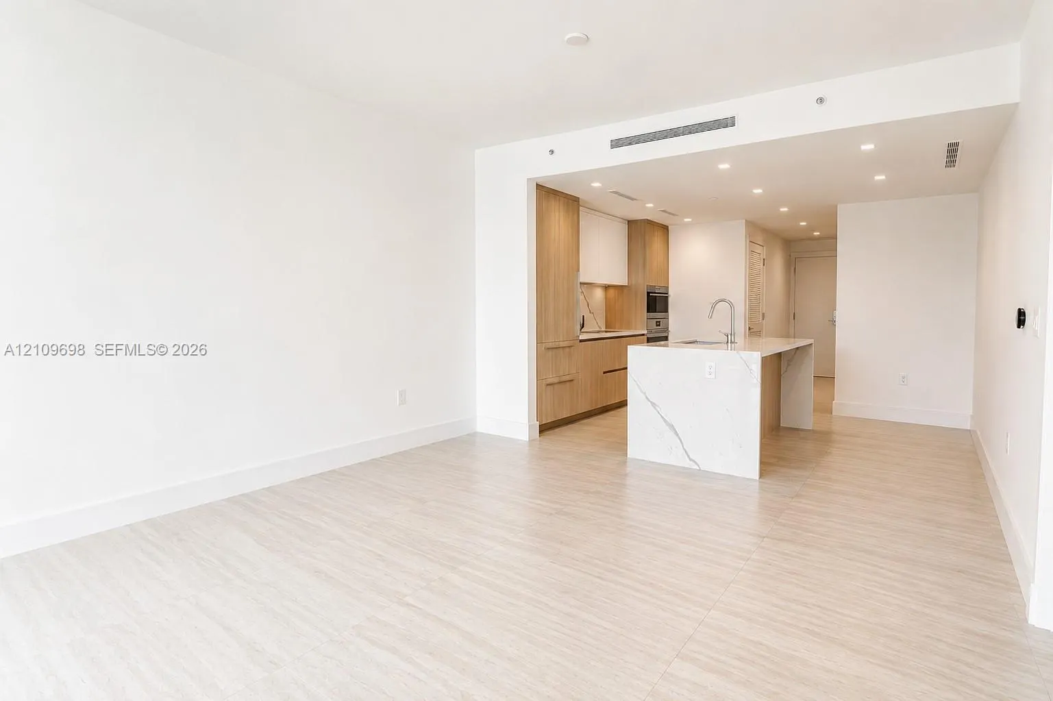 2411 Laguna Circle #810