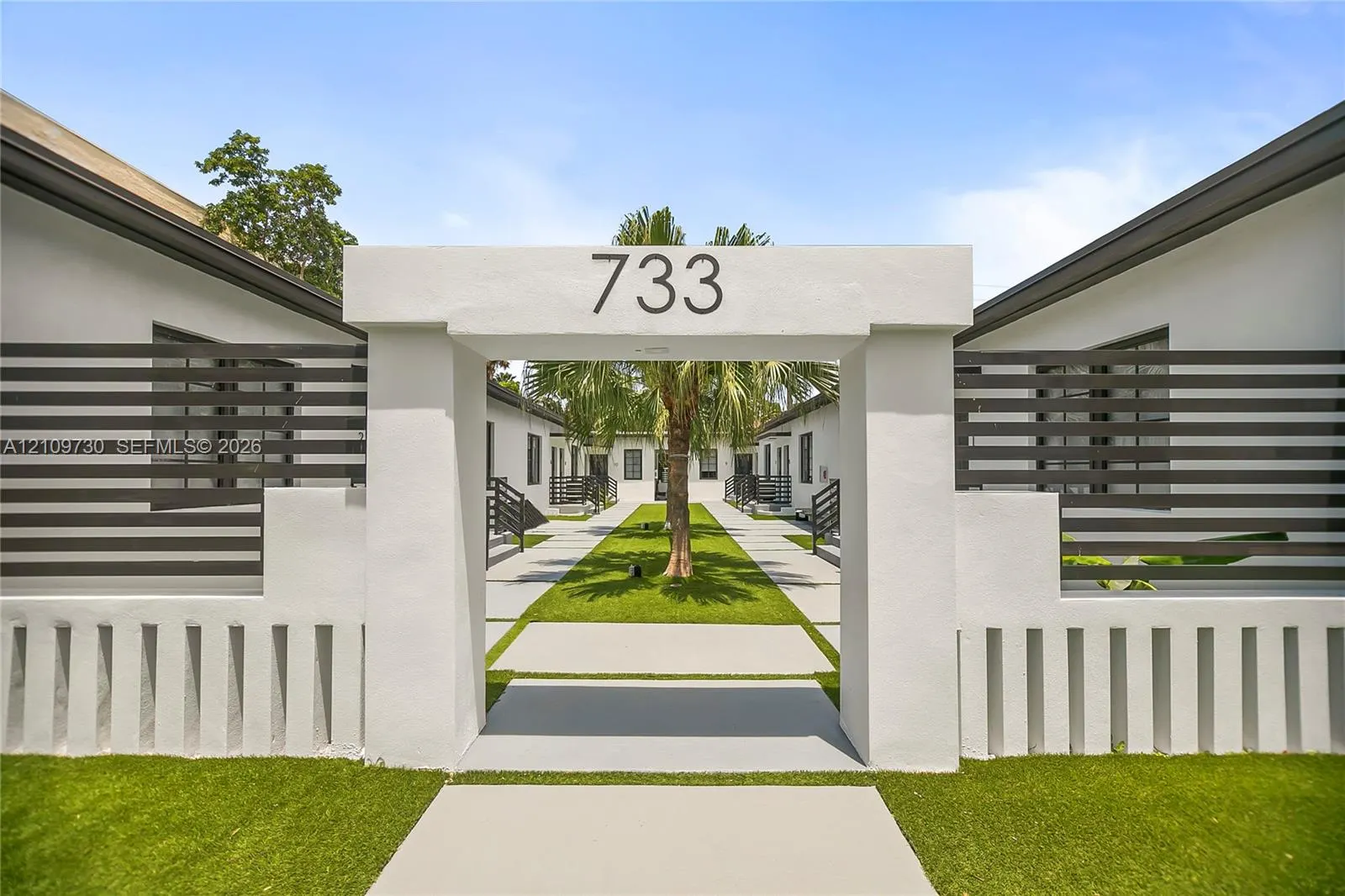 733 Michigan Avenue #8