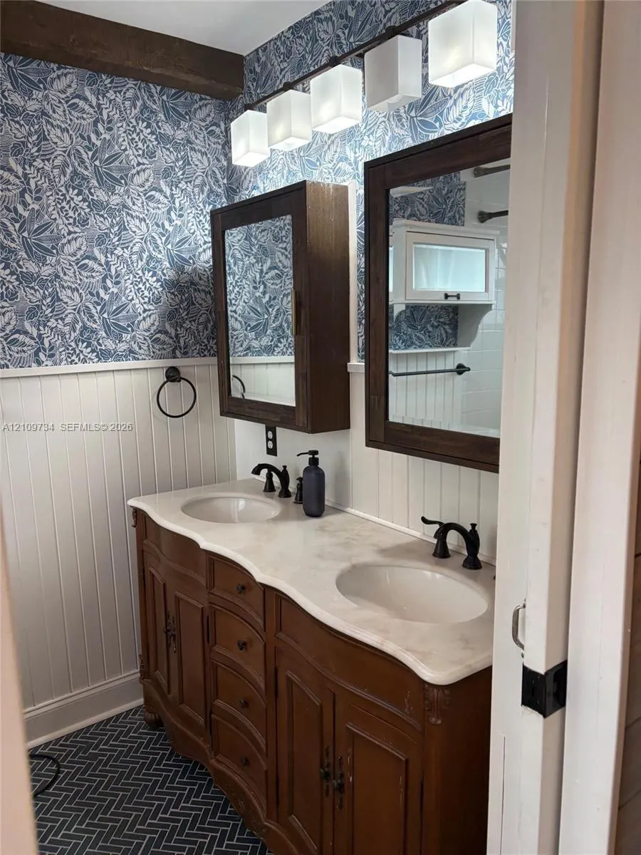 1501 SE 15th Street #1-2